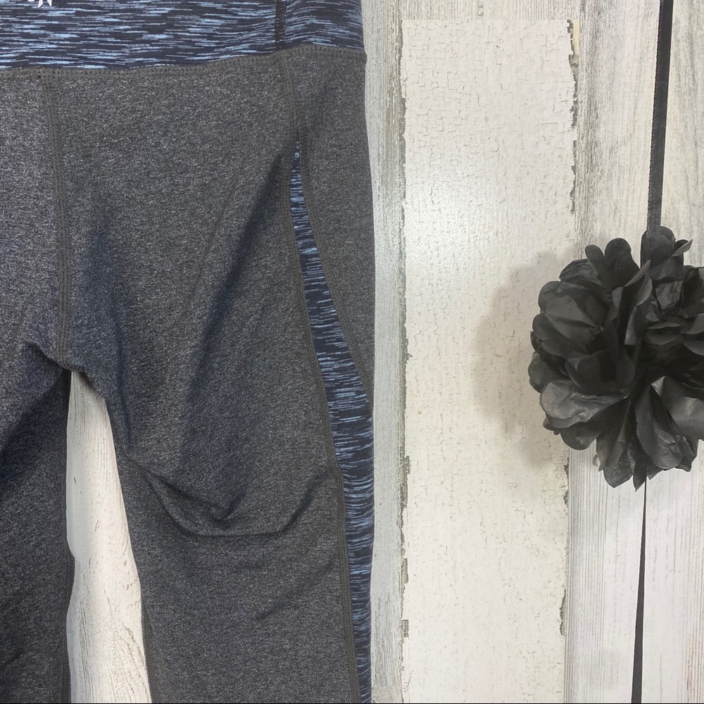Athleta Splits Revelation Capri XS - Picture 5 of 10